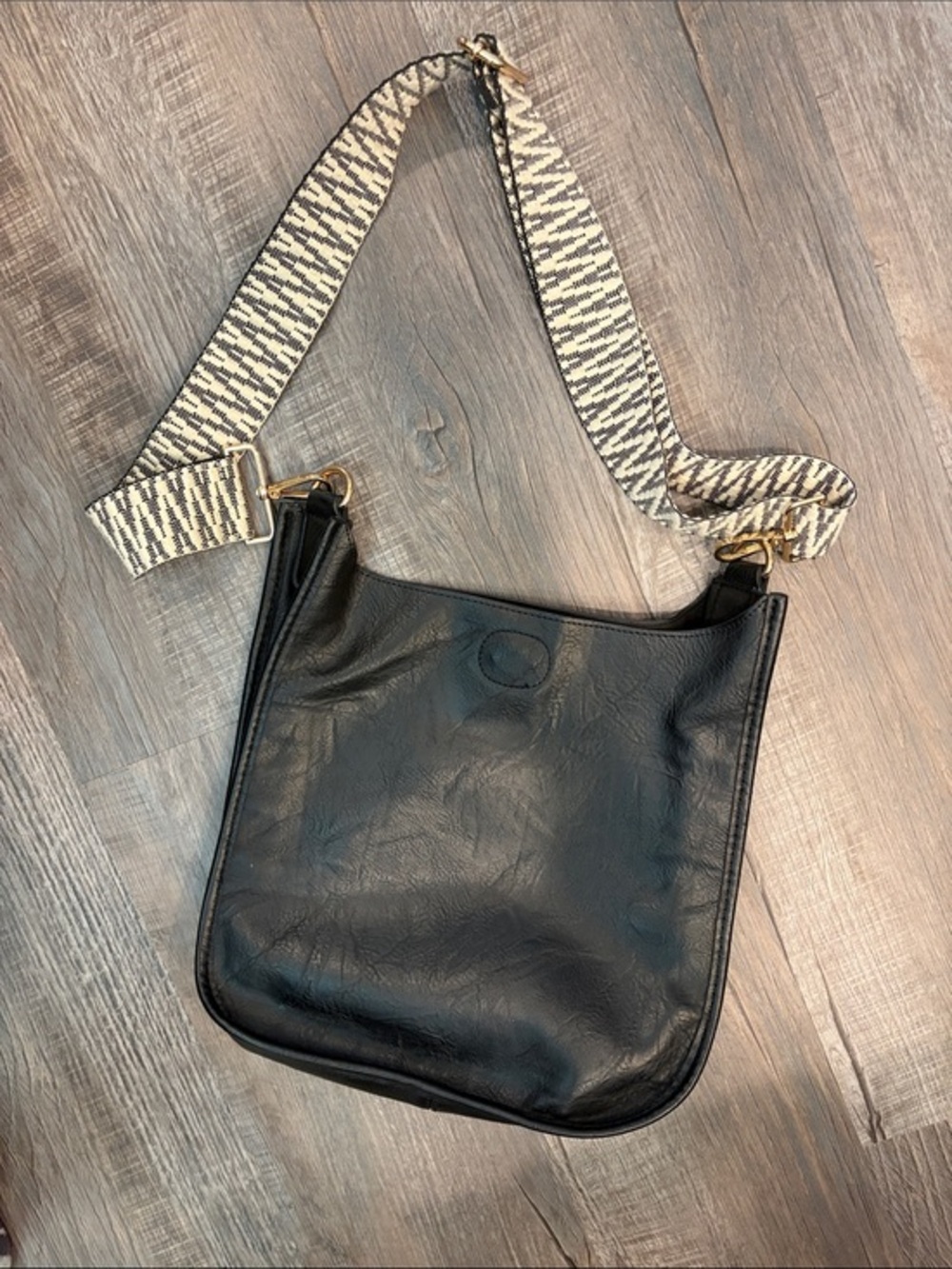 Social Threads | Ahdorned Messenger Bag with Strap Black